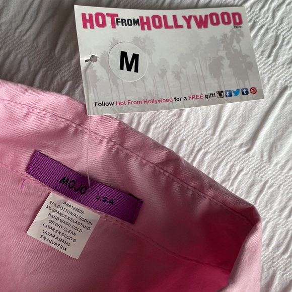 Mojo USA Hot From Hollywood Barbie pink long sleeved button down shirt. NWT. Med - Picture 10 of 11